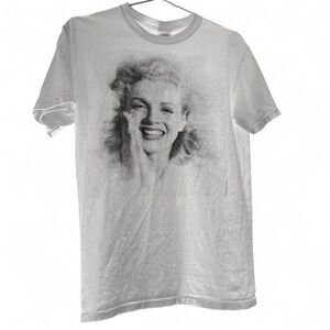 VINTAGE • Marilyn Monroe Photo Portrait Tee